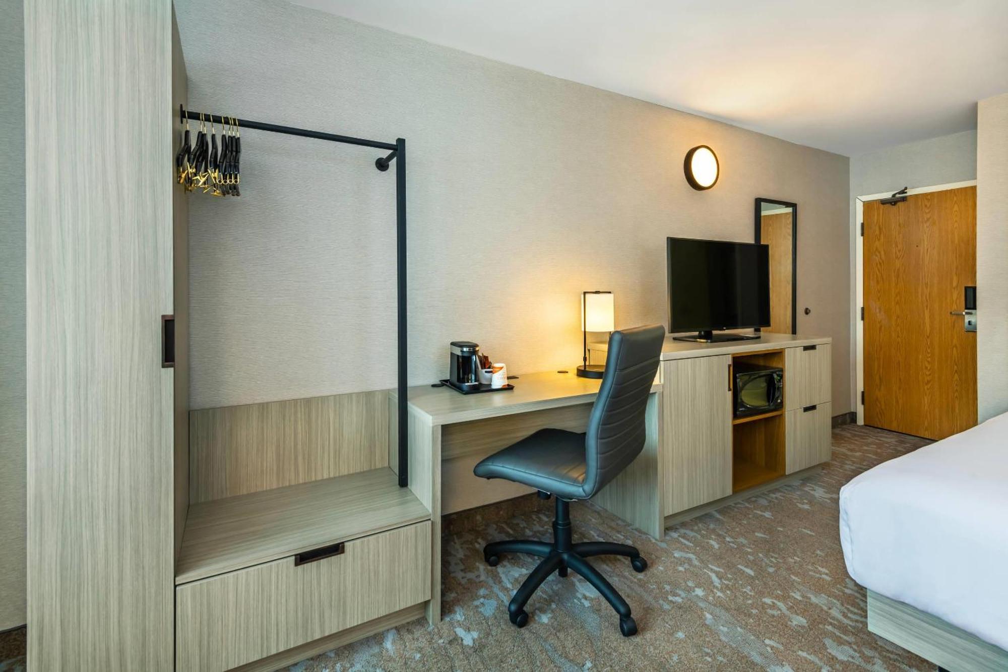 לאוול Comfort Inn מראה חיצוני תמונה